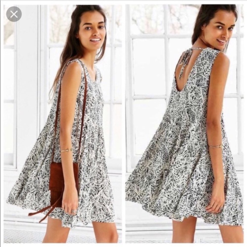 Ecote Frayed Hem Sleevless Dress